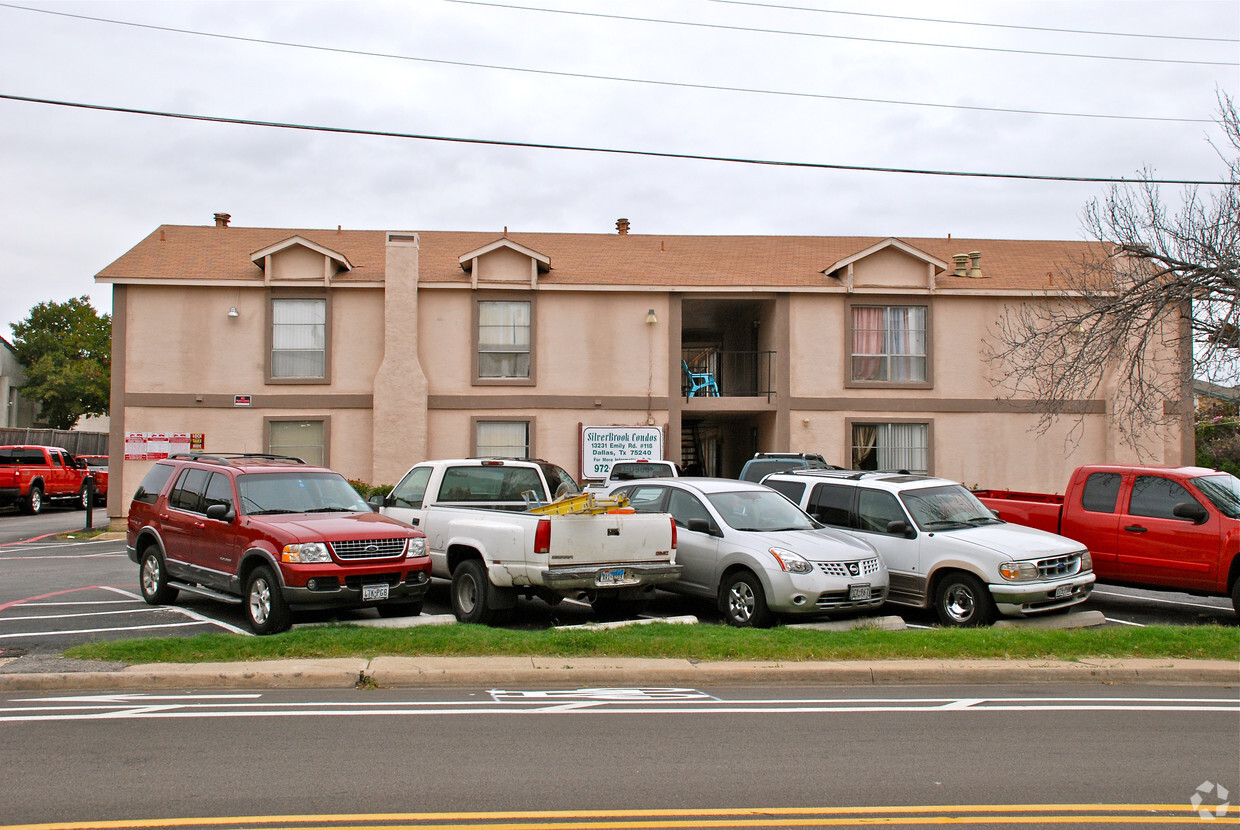 Building Photo - Silverbrook Condominiums
