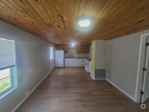 Building Photo - 1820 W Elm St