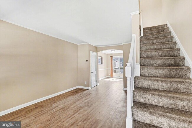 Foto del edificio - 6835 Eastbrook Ave