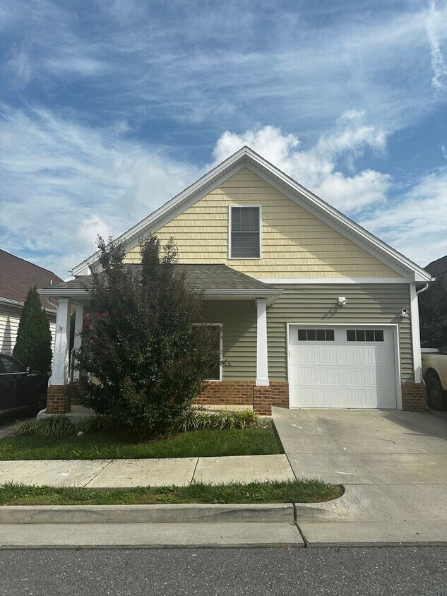 Primary Photo - Single Family Home for Rent