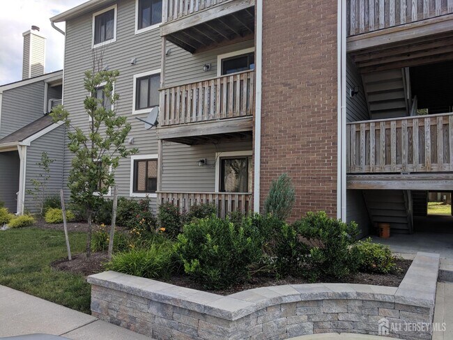 Foto del edificio - 4805 Ravens Crest Dr