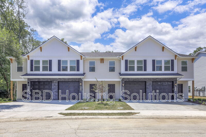 Foto principal - 9003 E 85th Pl