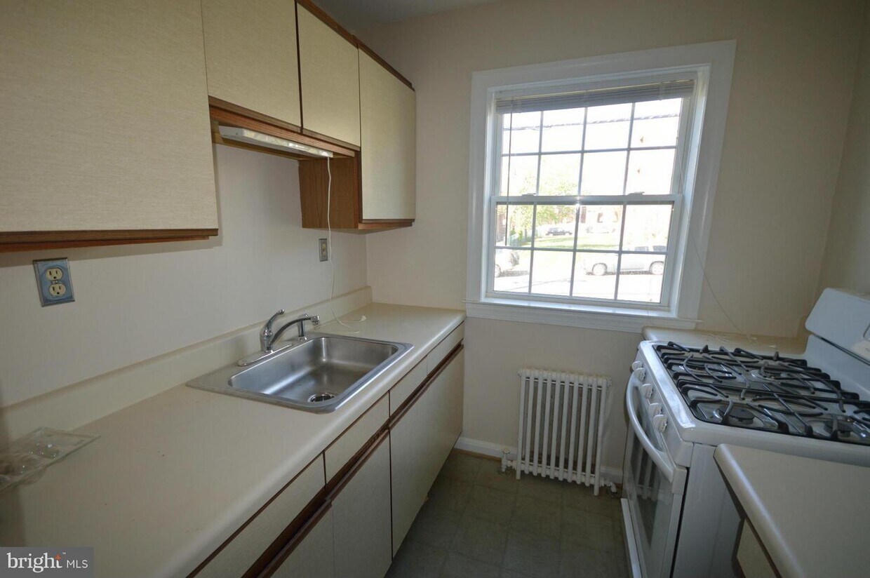 2024 5th St S Unit 4, Arlington, VA 22204 Apartment for Rent in