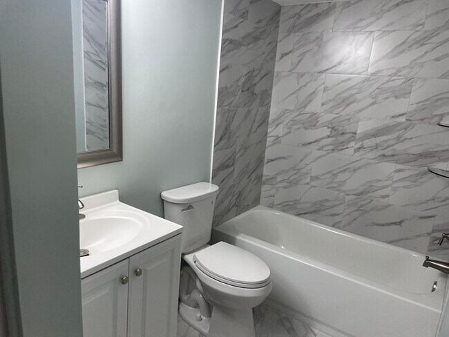 Foto del edificio - 1404 Spring Ln