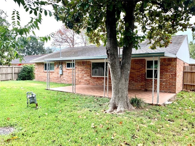 Foto del edificio - 7414 Carew St