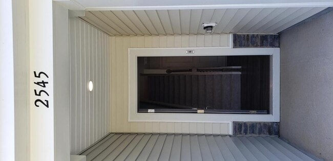 Building Photo - 2545 Kasota Ln