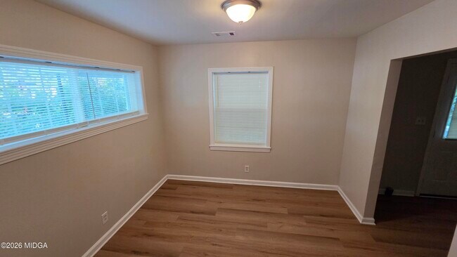 Foto del edificio - 1460 Brentwood Ave