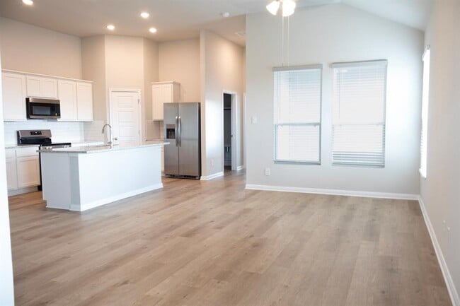 Building Photo - 247 Schrader Dr