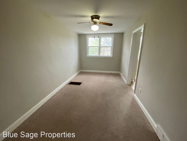 Building Photo - 3 br, 1.5 bath House - 2345 Bond Ave