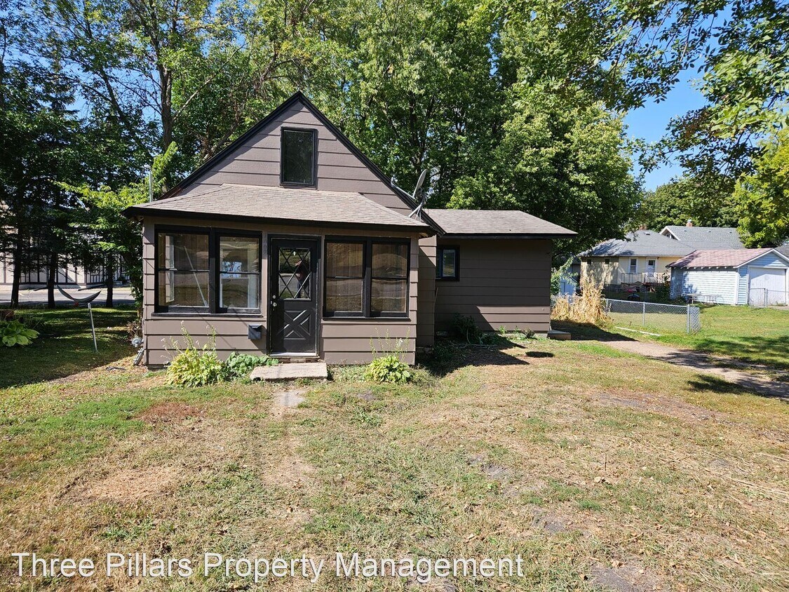 1009 St Jacob Ave, Albert Lea, MN 56007 House Rental in Albert Lea, MN