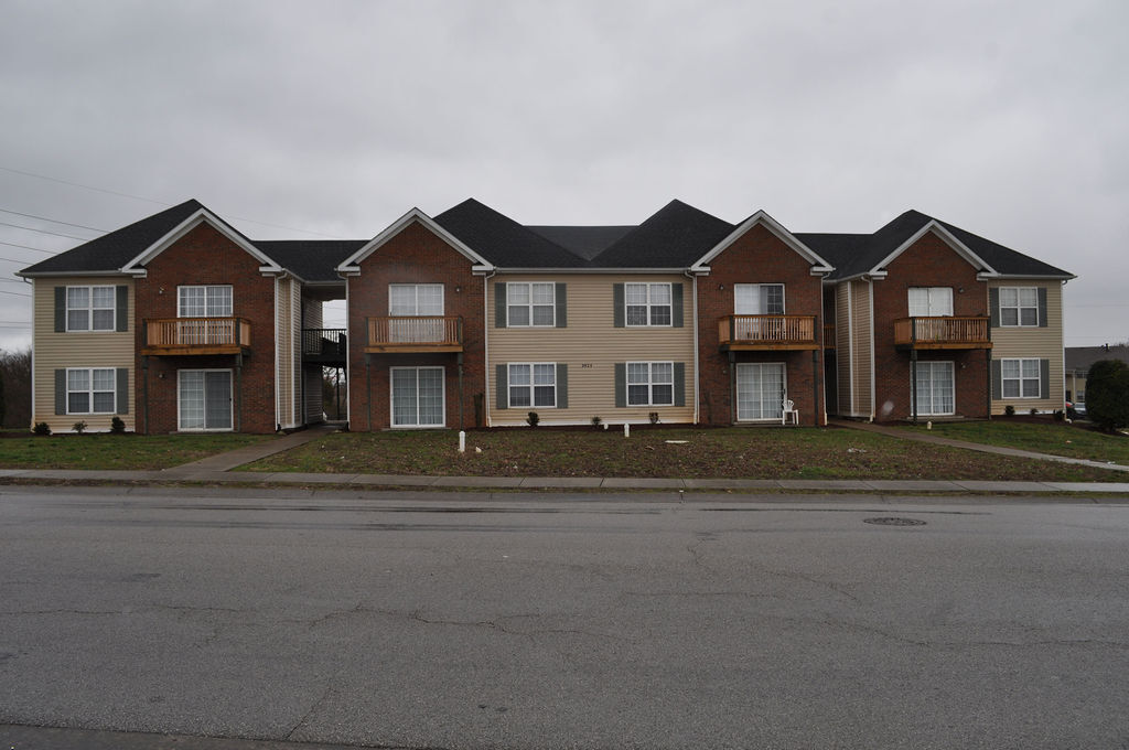Primary Photo - 2024 Stonehenge Ave