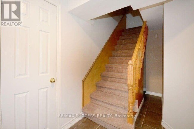 Photo du bâtiment - 422 Silverthorne Crescent