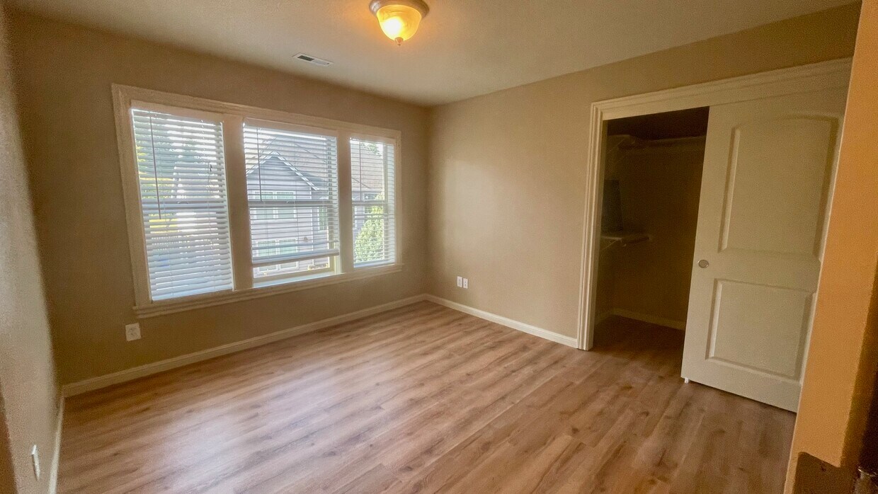 Foto principal - 12318 NW 21st Ave