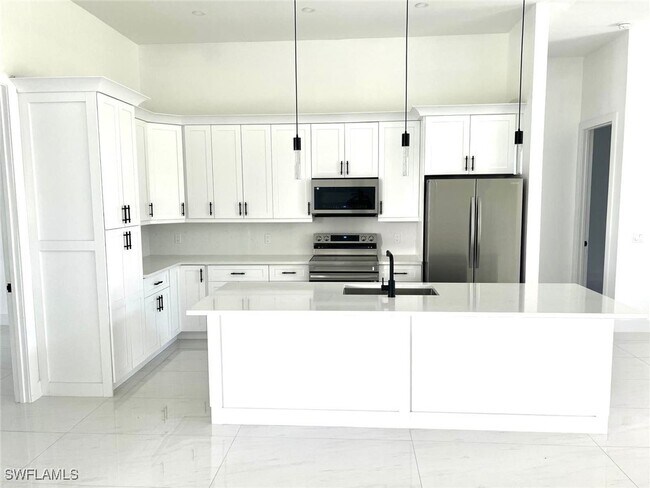 Foto del edificio - 2492 27th Ave NE