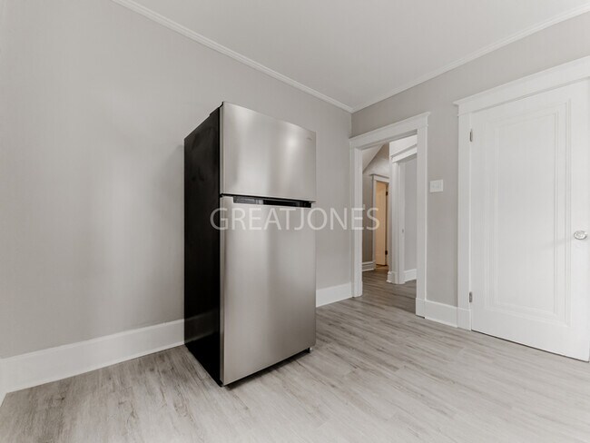 Foto del edificio - NOW OFFERING HALF OFF FIRST FULL MONTH IF ...