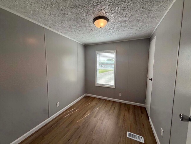 Foto del edificio - 1236 N Oaklane Rd