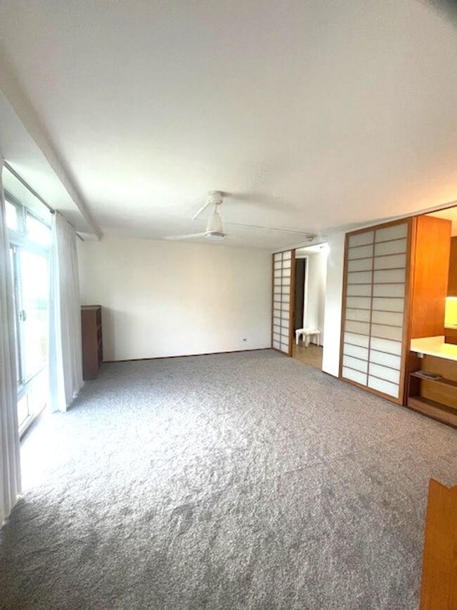 Building Photo - Beautiful 1 Bedroom / 1 Bath at Queen Emma Gardens