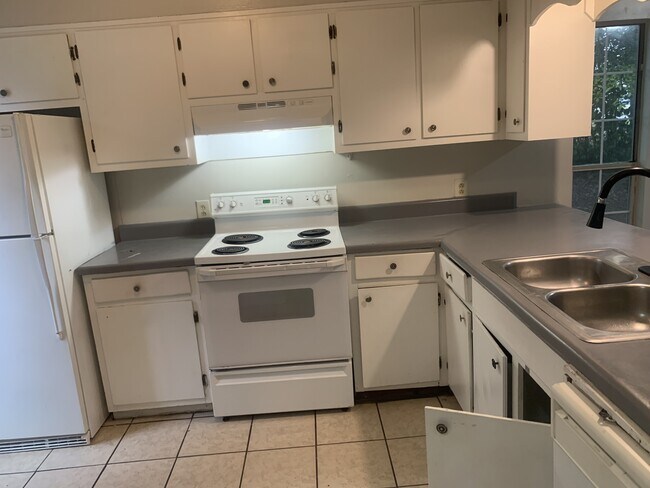 Foto del edificio - 2644 WMS Grant Reynolds Rd