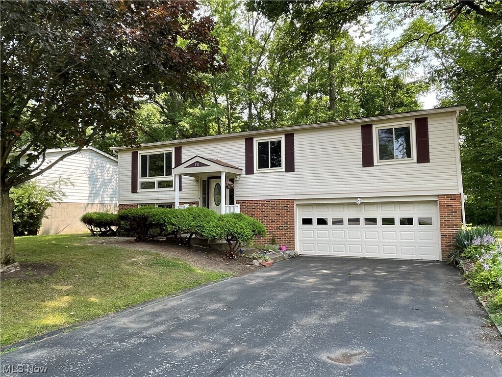 Primary Photo - 711 Trumbull Dr