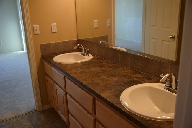 Foto del edificio - 6321 NE 59th Ct