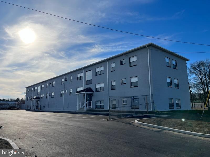 Foto principal - 910 Gateway Blvd