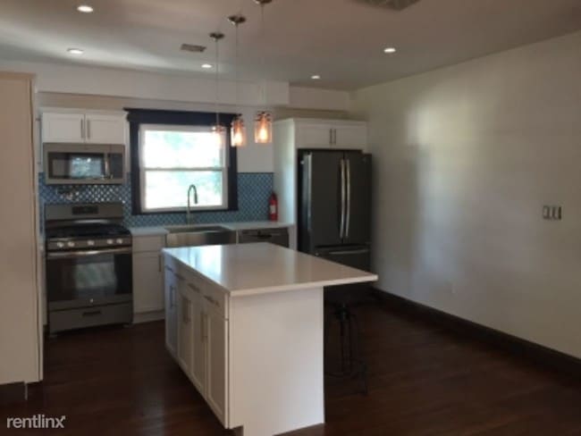 Building Photo - 3 br, 2 bath Apartment - 31 Hazelwood Rd