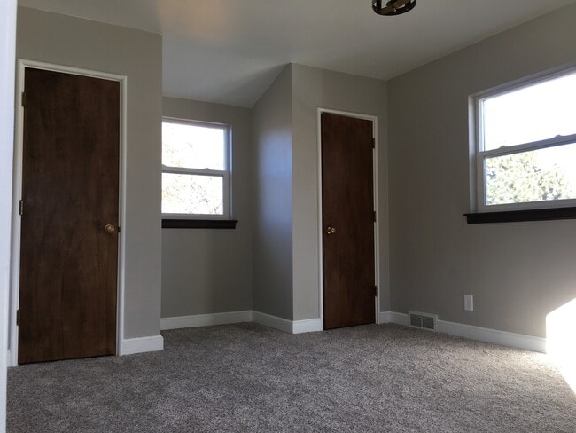 Upstairs Bedroom - 901 Cascade Ave