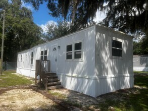 Building Photo - 7017 Silver Lake Dr