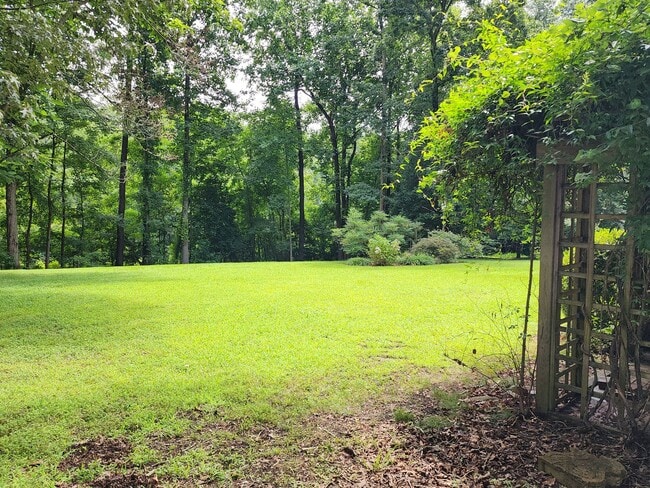 Building Photo - Incredible Spacious Home in Five Lakes!