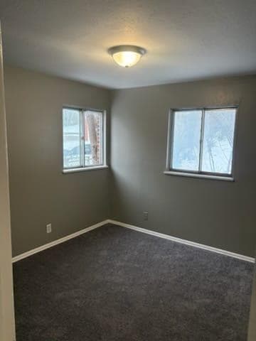 Building Photo - 521 SE Greystone Ave