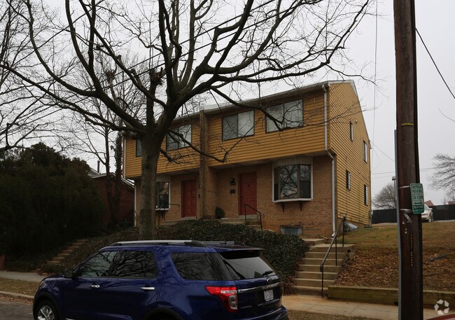 Foto del edificio - 7416 9th St NW