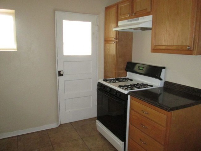 Foto del edificio - 610 Headingly Ave NW