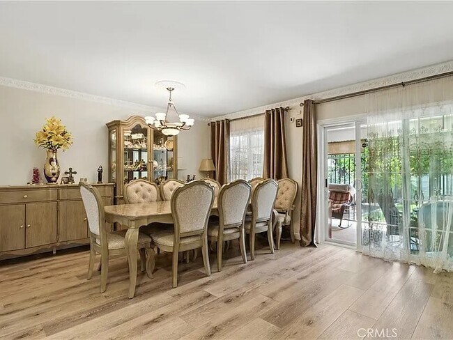 Foto del edificio - 12516 Archwood St