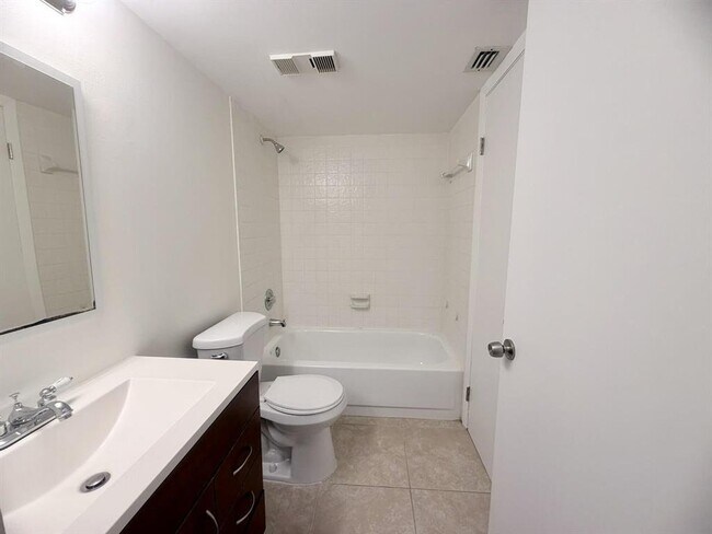 Building Photo - 9955 Westview Dr