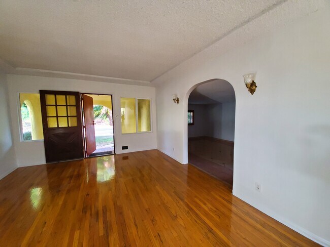 Foto del edificio - 2937 Virginia Ave