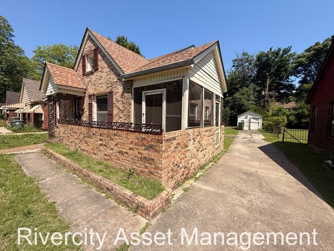Photo - 2308 Larose Ave House
