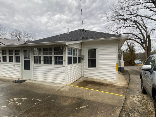 Building Photo - 600 Franklin St