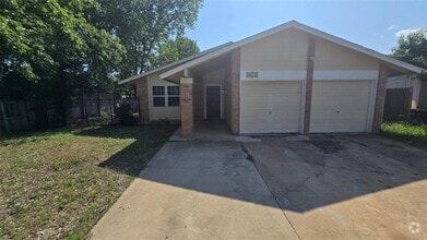 Building Photo - 5610 Tallow Tree Dr