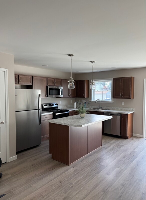 Foto principal - 27 E Portland St
