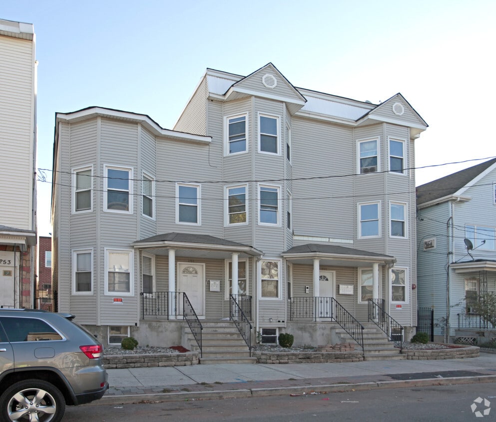 Building Photo - 249-251 Inslee Pl