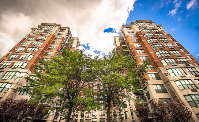 Building Photo - Riverbend at Port Imperial