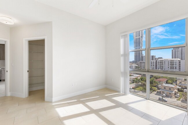 Building Photo - 2700 Biscayne Blvd
