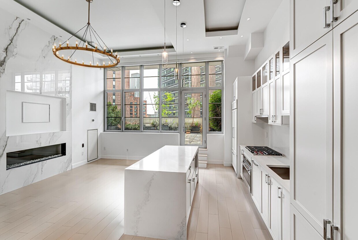 272828 Thomson Ave Unit 604, Queens, NY 11101 Room for Rent in Queens, NY