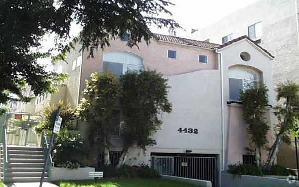 Foto del edificio - 4432 Ensign Ave
