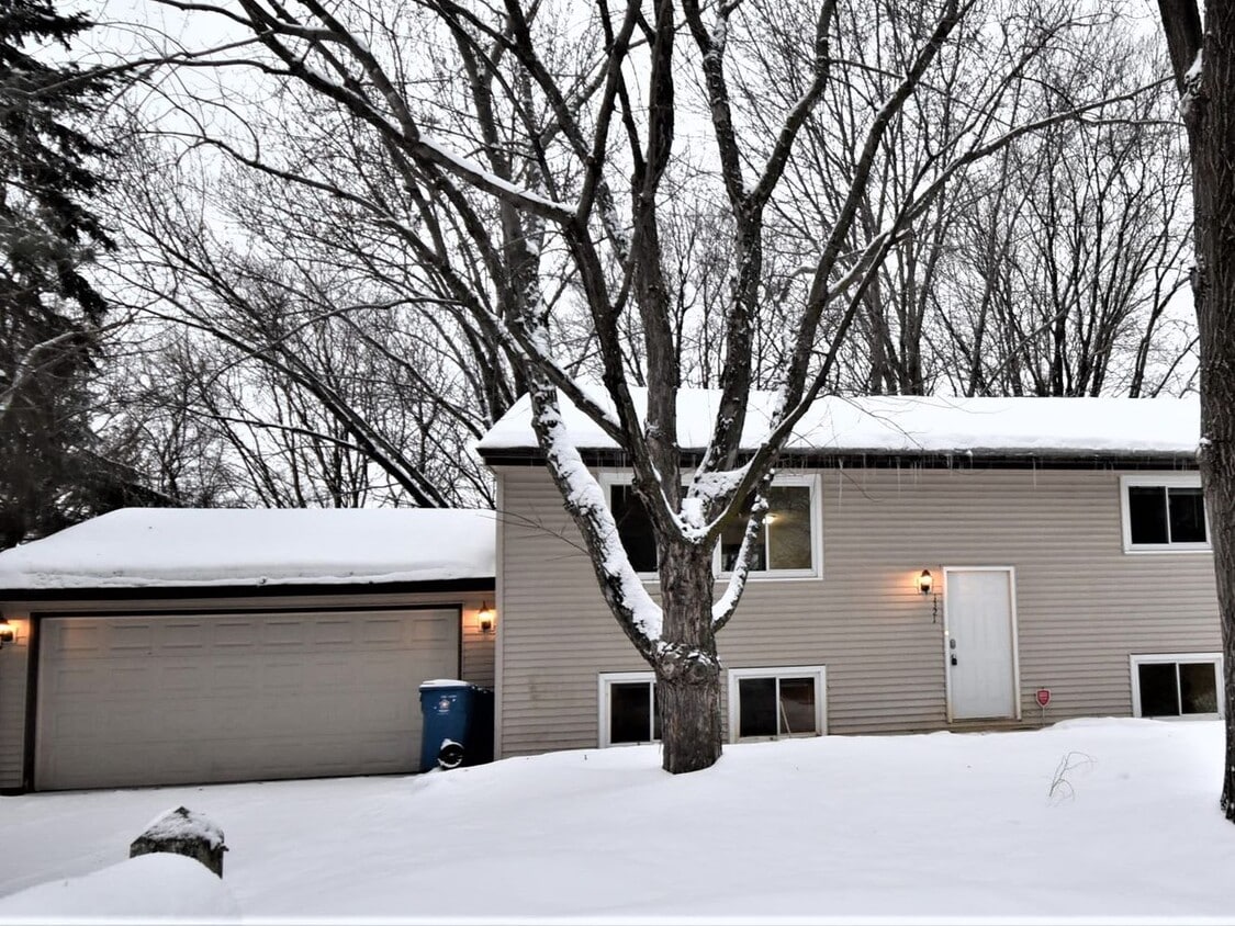 1321 Xylon Ave N House Rental in Champlin, MN