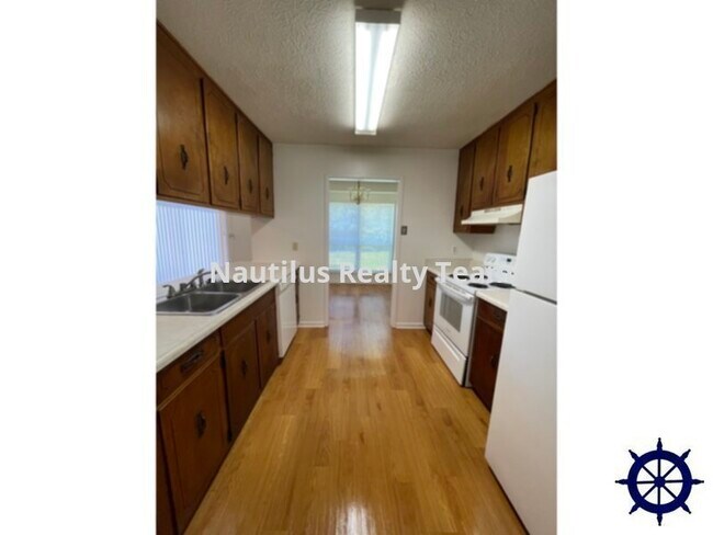 Building Photo - 3134 Lawton Ct