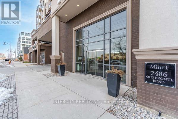 Photo du bâtiment - 2486 Old Bronte Rd