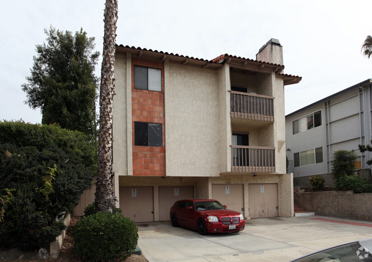 Building Photo - 3985 MISSISSIPPI St