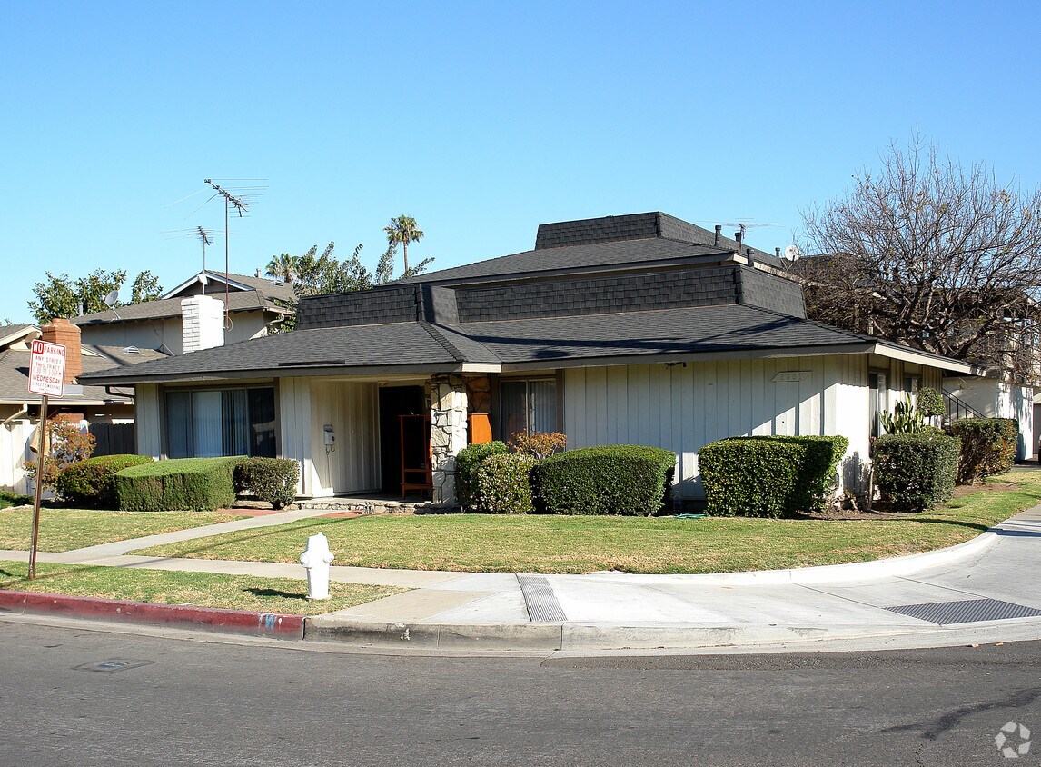 Primary Photo - 2601 Orion Ave