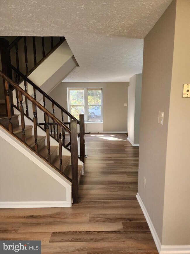 Building Photo - 11014 Granby Ct